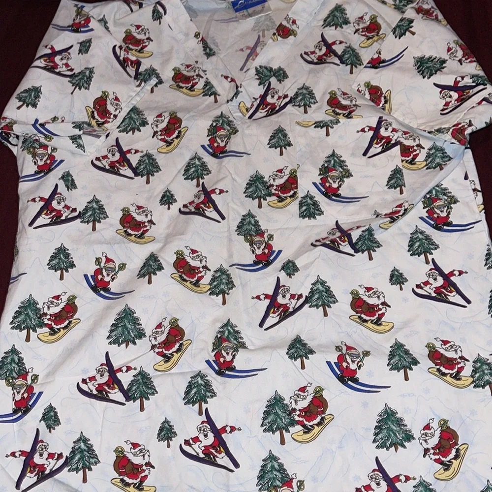 Scrub tops - Picture 2 of 3